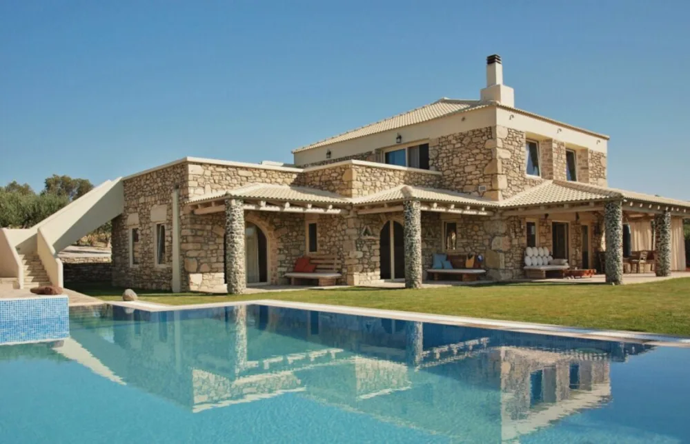 Πολυτελείς κατοικίες: Οι microlocations με υψηλή προστιθέμενη αξία επανακαθορίζουν τις επενδυτικές επιλογές στην Ελλάδα