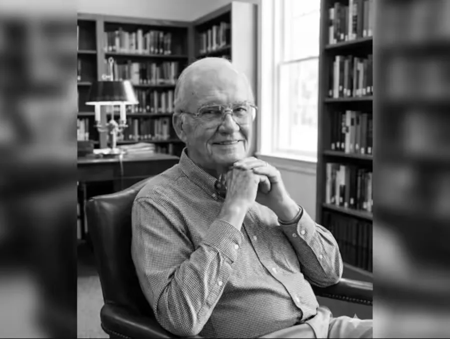 «Ο μεγαλύτερος πωλητής στον κόσμο»: Ένα βιβλίο που λειτουργεί ως μονοπάτι αλλαγής, υπενθυμίζοντάς μας ότι η μεταμόρφωση είναι δυνατή για όλους