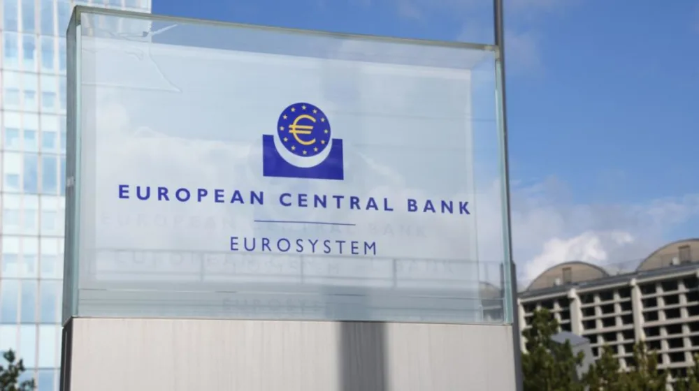 ΕΚΤ: Διατήρησε αμετάβλητα τα επιτόκια ευρώ λόγω του φόβου για τον πληθωρισμό