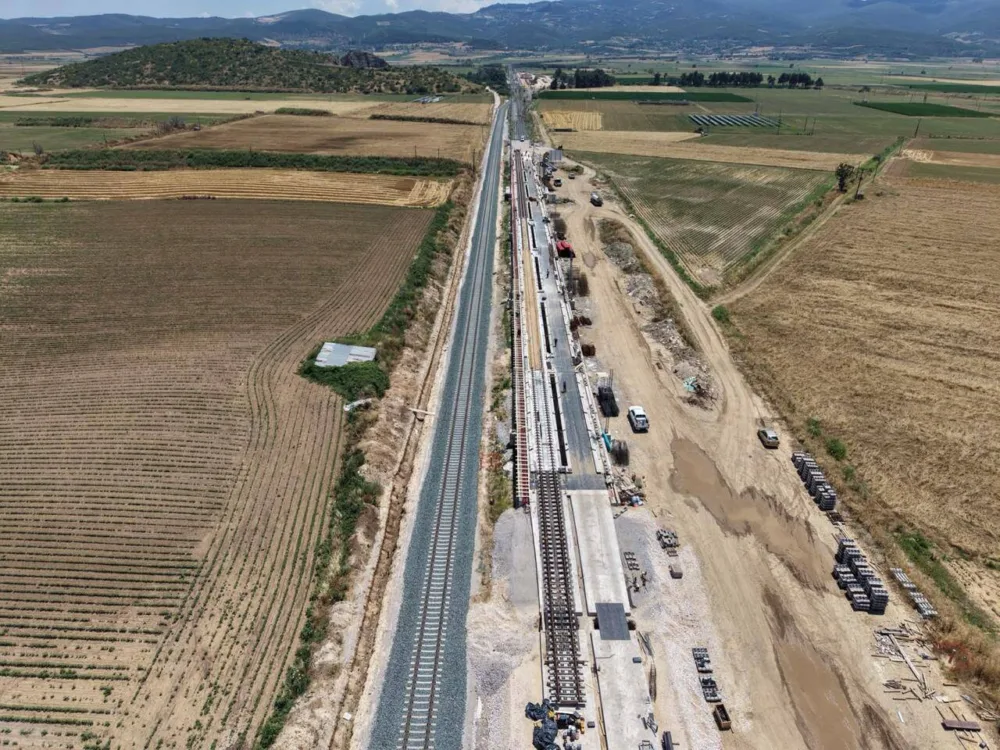 ΟΣΕ: Παραδίδεται σε κυκλοφορία το πρώτο ενισχυμένο τμήμα της γραμμής Αθήνα-Θεσσαλονίκη