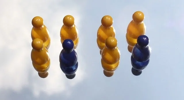 HR: Μη κρίνετε, ίνα μη κριθήτε... (!)