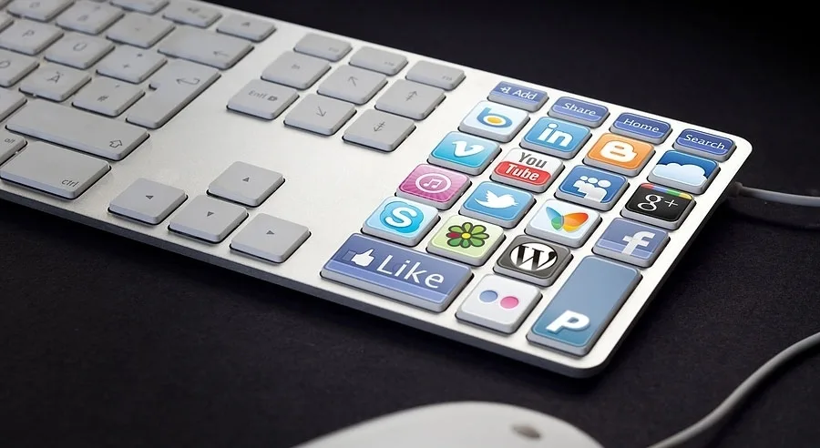 Γίνε και εσύ social media specialist. Μπορείς. Ή μήπως όχι;