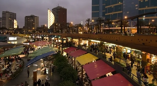 RETAIL - Στον υπολογιστή μου το βράδυ ή στην Ερμού τις Κυριακές;