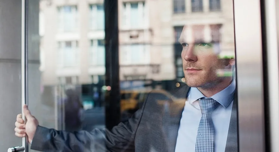 Επιχειρηματικό Τέλμα: Το Λάθος να Καθρεπτίζουμε τη Σκέψη μας