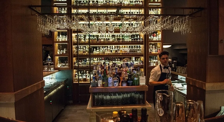 CV Distiller: Ένα μπαρ που δεν μοιάζει με τα άλλα