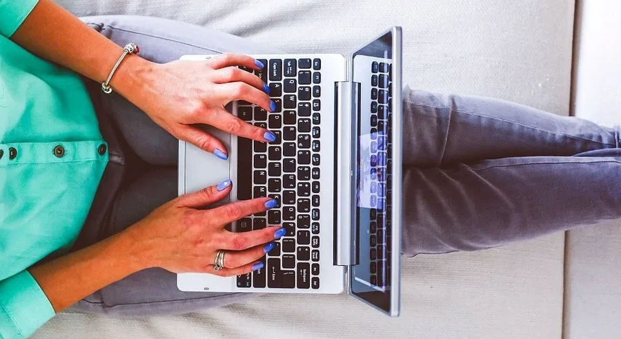 Ευκαιρίες εργασίας: Δουλεύεις από το σπίτι σου, πληρώνεσαι από το εξωτερικό