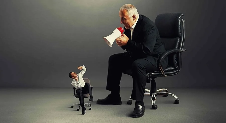 Τα 4 λάθη που αποδομούν τον ηγέτη