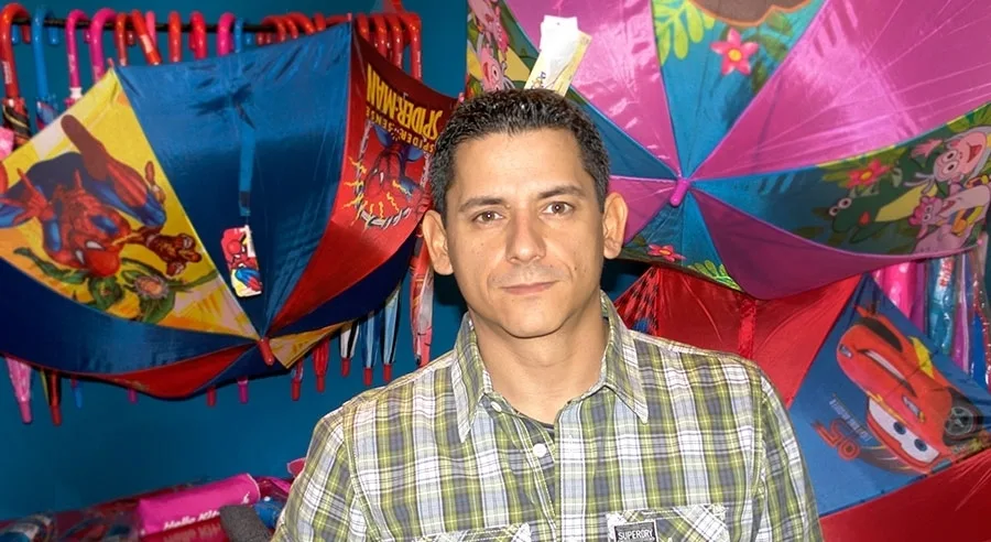 ΧΑΝΟΣ: H oμπρελοποιία που μετρά 88 χρόνια παραγωγής