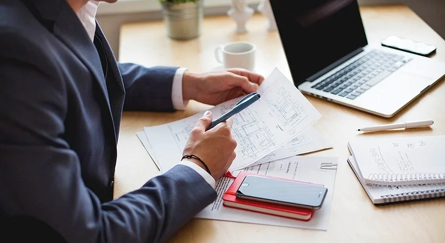 Ελεύθερος επαγγελματίας απορεί: "Γιατί χάνω διαρκώς πελάτες αφού είμαι καλός στη δουλειά μου;"