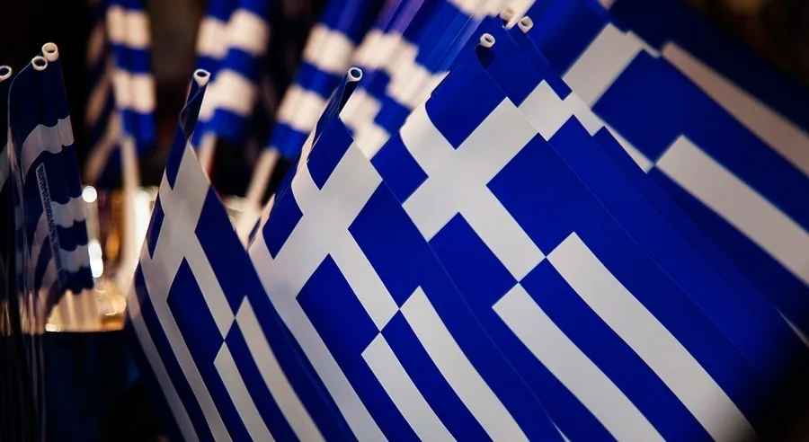 Οι σημαίες της επιχείρησης “Κοκκώνης” κυματίζουν σε όλη την Ελλάδα και όχι μόνο