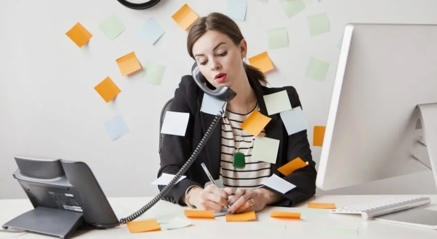 Δύο τεχνικές για να εκπαιδεύσετε το μυαλό σας να συγκεντρώνεται εκεί που θέλετε