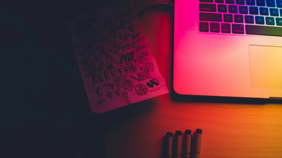 8 tips για ένα εξαιρετικό εταιρικό λογότυπο (και γιατί δεν πρέπει να στο σχεδιάσω εγώ)