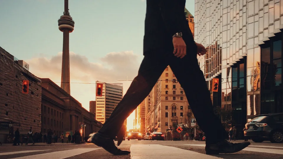 5 σημαντικά πράγματα που θα πρέπει να έχετε καταφέρει πριν τα 30