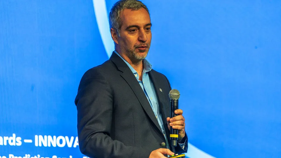 Ιωάννης Ταρνανάς: Ο Έλληνας ερευνητής που καινοτομεί στην πρώιμη διάγνωση του Αλτσχάιμερ [Συνέντευξη]