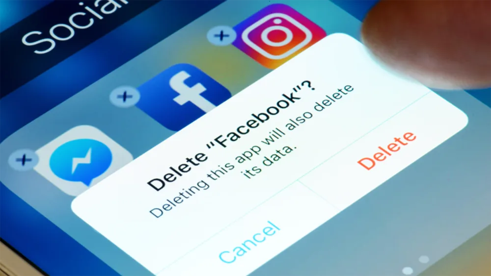 Αυτογκόλ Zuckerberg & το κίνημα #DeleteFacebook σε οργασμό!