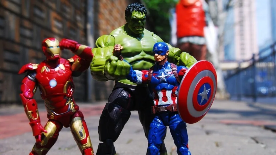 Οι «χρυσές» κινηματογραφικές συμφωνίες και η εκδίκηση μιας παρέας υπερηρώων