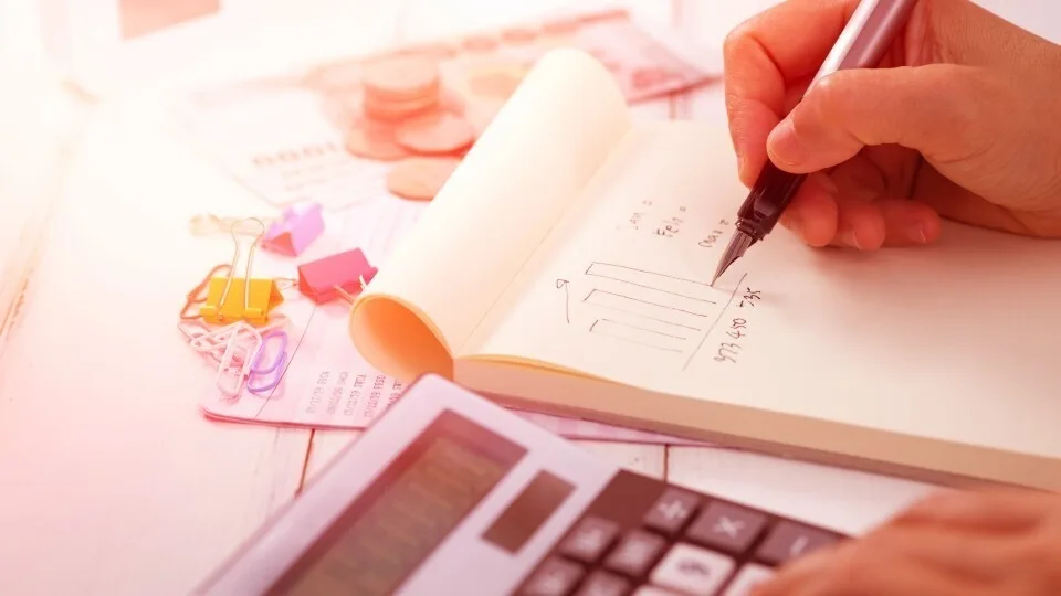 Πώς οι λογιστικές πληροφορίες βοηθούν τις επιχειρήσεις