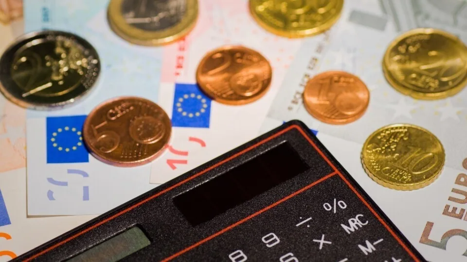 Η αντιμετώπιση του λειτουργικού κόστους των τραπεζών μέσω της εθελούσιας εξόδου