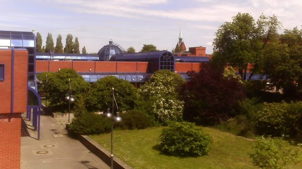 Ο υπαρχηγός του Hitler, οι φυλακές Spandau και το εμπορικό κέντρο