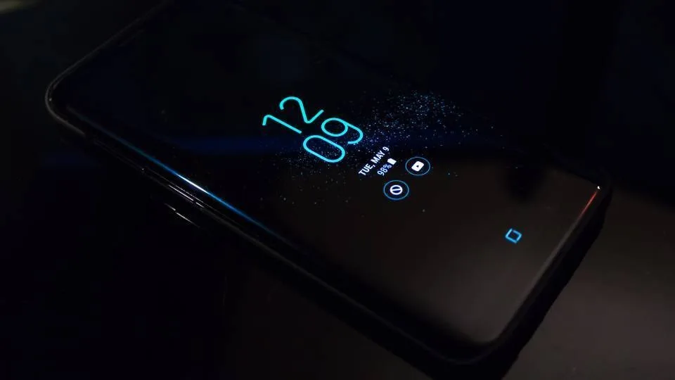 3 μέρη που πρέπει να απαγορεύσεις τη χρήση των ηλεκτρονικών συσκευών