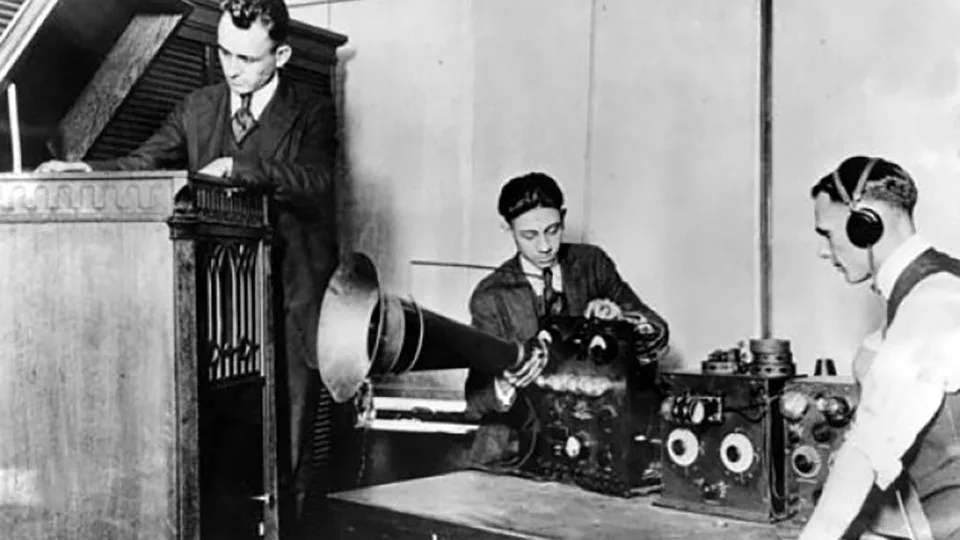 Από την ΔΕΘ και το ραδιόφωνο στο Thess-INTEC και το 5G