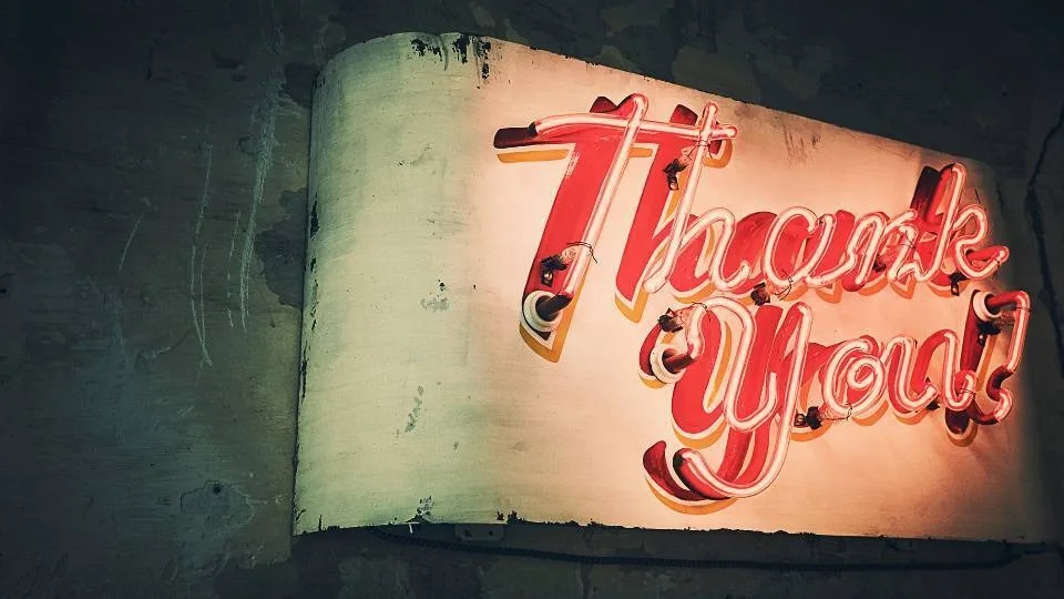 6 Λόγοι για τους οποίους η ευγνωμοσύνη κάνει καλό στον εγκέφαλό σου