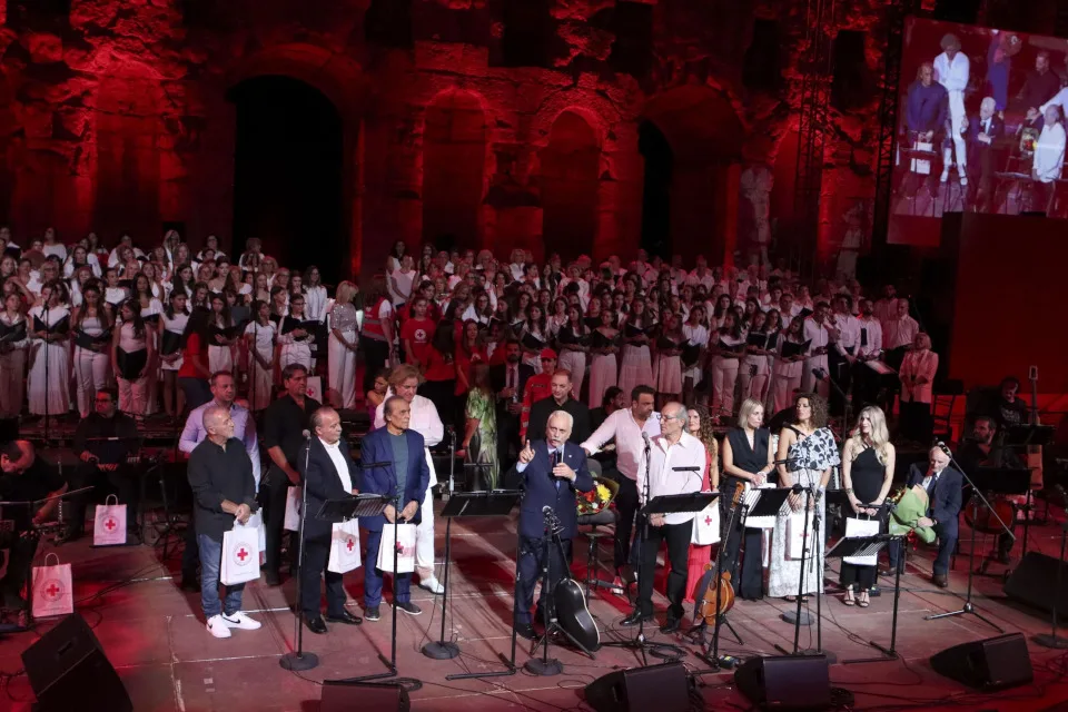 Ο ΕΕΣ διοργάνωσε με τεράστια επιτυχία συναυλία για την ειρήνη και την αλληλεγγύη στο Ηρώδειο