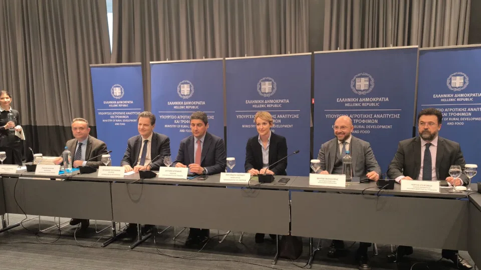 Αυγενάκης: Πακέτο μεσοπρόθεσμων και μακροπρόθεσμων μέτρων - Οι 6 αλλαγές στην ΚΑΠ