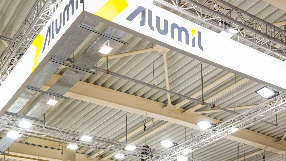 ​Alumil: Αλματώδη αύξηση σε λειτουργική κερδοφορία, EBITDA και όγκο πωλήσεων το 2022