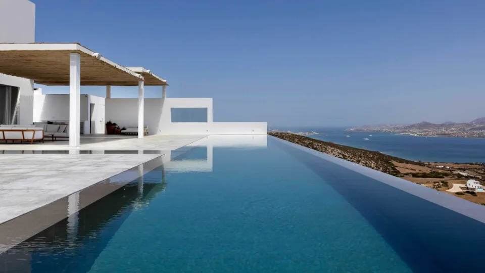 Η εταιρεία PAROSTEC ολοκλήρωσε το συγκρότημα AVG Village στην Αντίπαρο