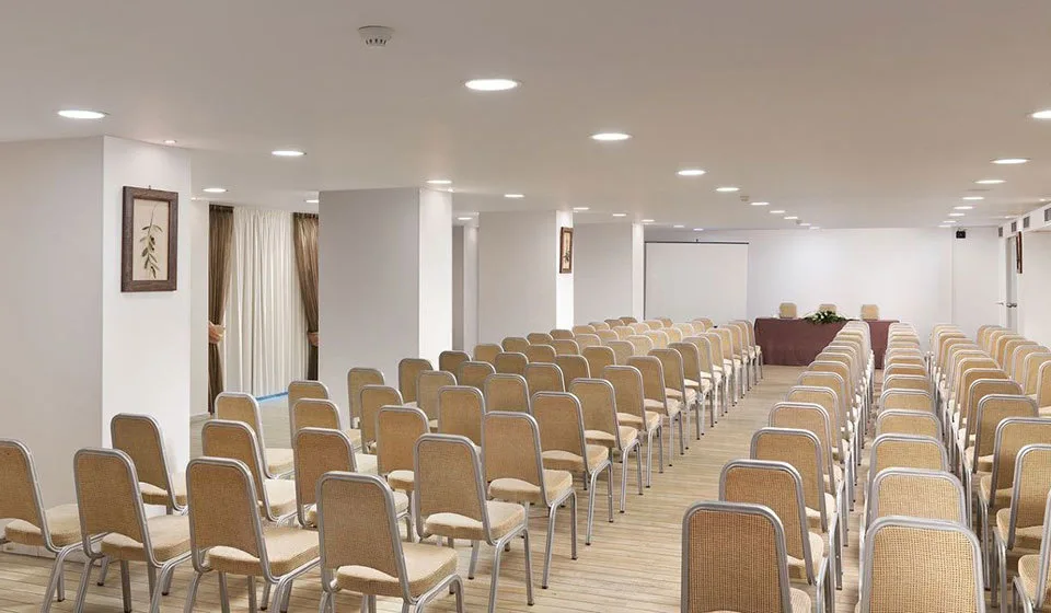 Ο Νίκος Βαρβαδούκας και ο Μιχάλης Τσικνάκης στο ne33 ThinkTank, στην Πάτρα στις 24 Απριλίου