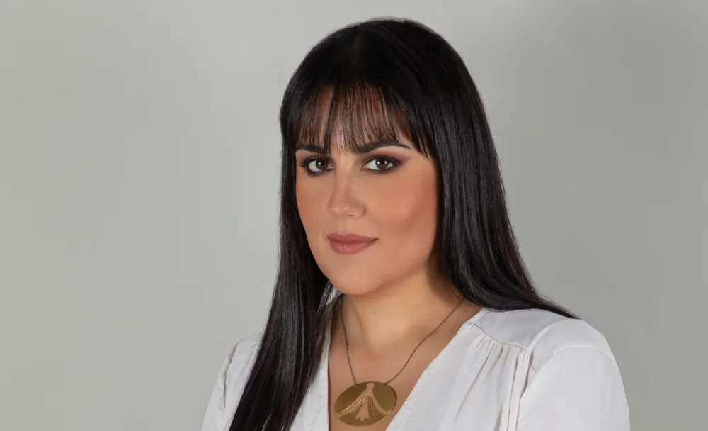 Η σχεδιάστρια Αγάπη Σμπώκου μιλά για τα μυστικά, τις τεχνικές και τις τάσεις στο κόσμημα σήμερα