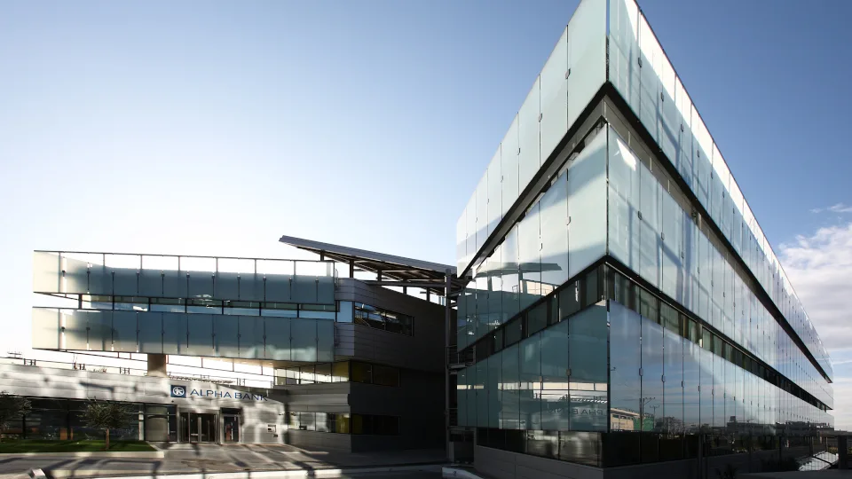 ​Alpha Bank: Συνήθεις διαδικτυακές απάτες και τρόποι προστασίας