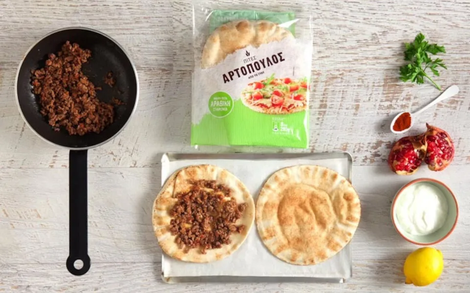 Η Food For Thought ανέλαβε τον νέο σχεδιασμό για τις αραβικές πίτες ΑΡΤΟΠΟΥΛΟΣ