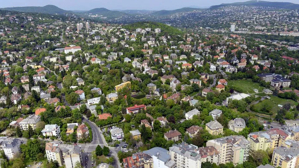 Πόλεις σφουγγάρια, πάρκα βροχής. Είμαστε έτοιμοι να δώσουμε λίγο χώρο στη φύση;