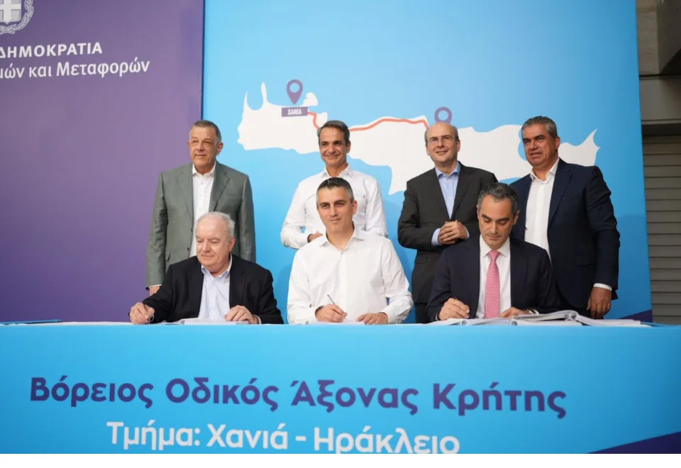 Χ. Δήμας: «Έχουμε 43 τουλάχιστον κόμβους, 23 σήραγγες και 89 γέφυρες σε όλο το μήκος του Β.Ο.Α.Κ.»