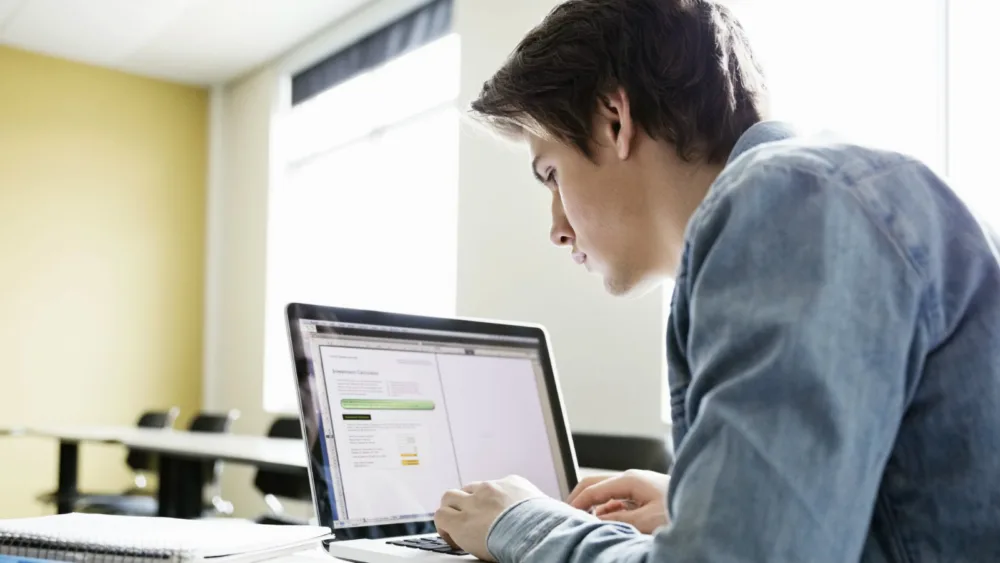 Τάσεις και συμβουλές που θα αλλάξουν τον τρόπο που γράφετε το βιογραφικό σας το 2025