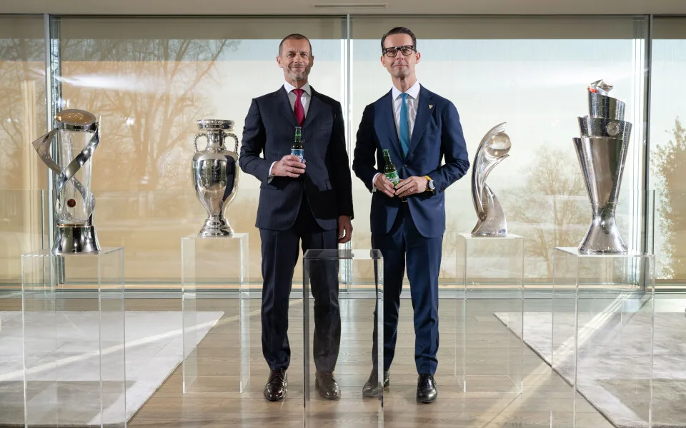 Ο Όμιλος Carlsberg γιορτάζει την επιστροφή του στις διοργανώσεις των Εθνικών Ομάδων της UEFA