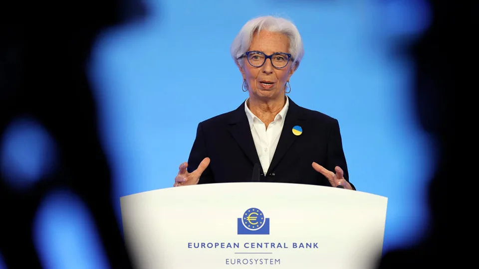 EKT: «Ραντεβου τον Σεπτέμβρη» δίνει η Λαγκάρντ. Διατήρησε αμετάβλητα τα επιτόκια