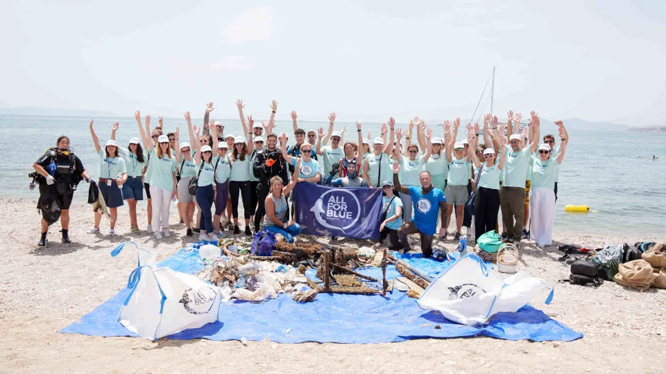 Enaon: Εθελοντική δράση καθαρισμού της παραλίας Εδέμ του Π. Φαλήρου για την Παγκόσμια Ημέρα Περιβάλλοντος