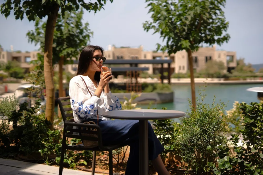 Costa Navarino - Nestle Hellas: Στρατηγική συνεργασία για καφέ χωρίς απορρίμματα