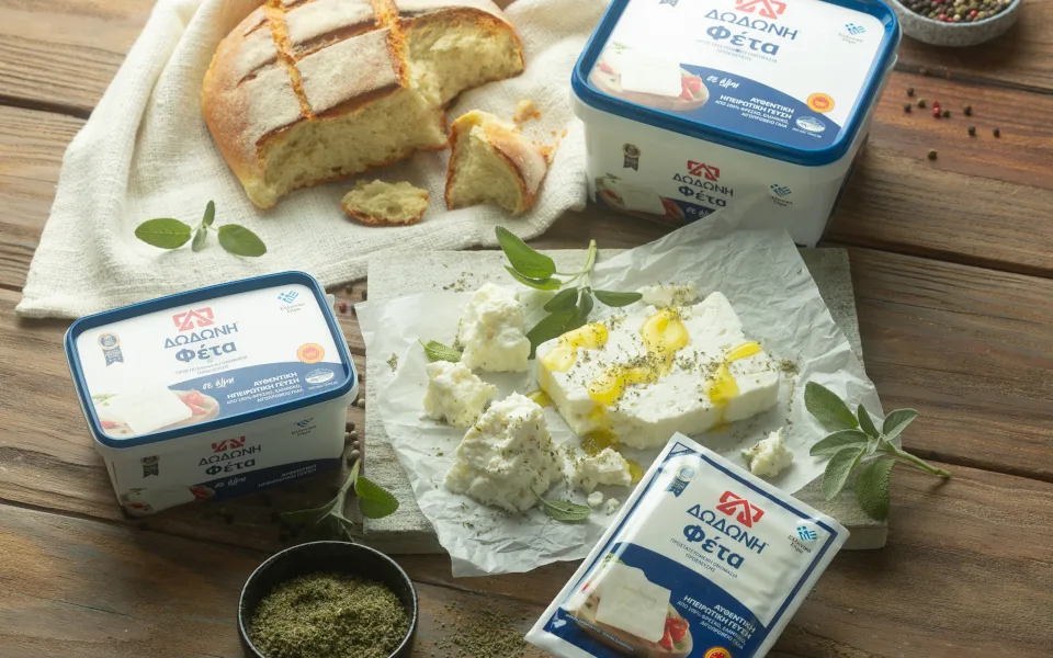 Η φέτα Π.Ο.Π. ΔΩΔΩΝΗ ανανεώνεται αποκτώντας καινούργια συσκευασία
