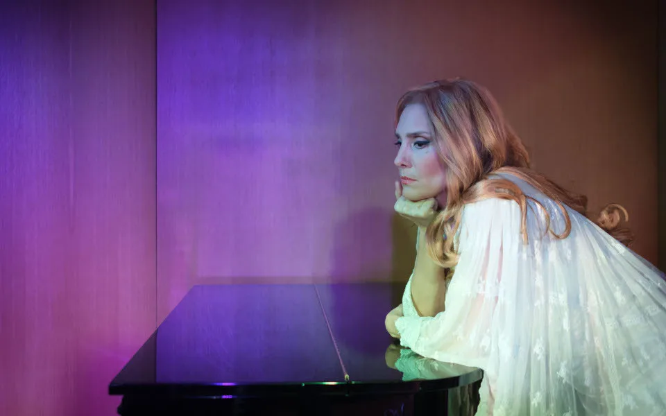 Η παράσταση "Dalida. Τραγουδώντας μέχρι το τέλος" με την Εύα Κοτανίδη επιστρέφει 16/10 στο Μέγαρο Μουσικής Αθηνών