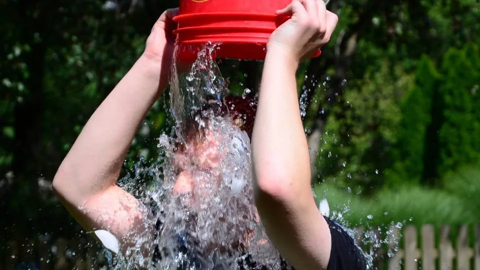 Θετική εξέλιξη γύρω από το ALS, με τη βοήθεια και του Ice Bucket Challenge