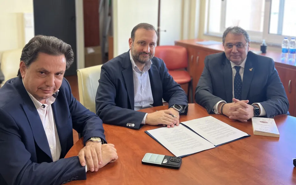 Μνημόνιο Συνεργασίας υπέγραψαν το ΕΒΕΠ και το Οικονομικό Επιμελητήριο Ελλάδος