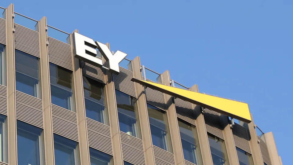 EY Ελλάδος: Τιμήθηκε ως κορυφαίος εργοδότης των Ελλήνων που επιστρέφουν από το εξωτερικό