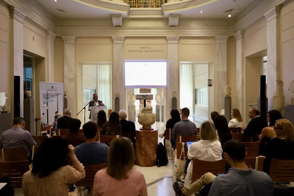 Adecco - LSE για απασχόληση: προϋπηρεσία, brain regain, απολαβές, ψηφιακή μετάβαση - τι ισχύει σήμερα