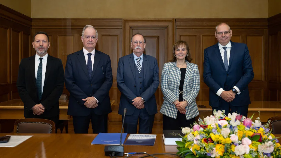 ΤτΕ: Πραγματοποιήθηκε η τελετή ορκωμοσίας του τιμητικά πολιτογραφόμενου Καθ. Roderick Beaton