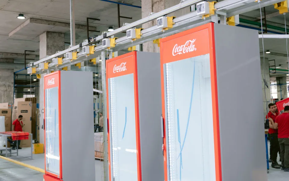 Η Frigoglass εγκαινίασε νέα γραμμή παραγωγής επαγγελματικών ψυγείων στην Αίγυπτο