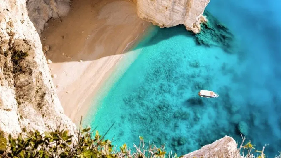 «Greek Summer Feeling»: Στρατηγική συνεργασία ΕΟΤ και Bloomberg